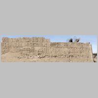 Karnak, Khonsu Temple, The east exterior Wall, photo kairoinfo4u, flickr,.jpg